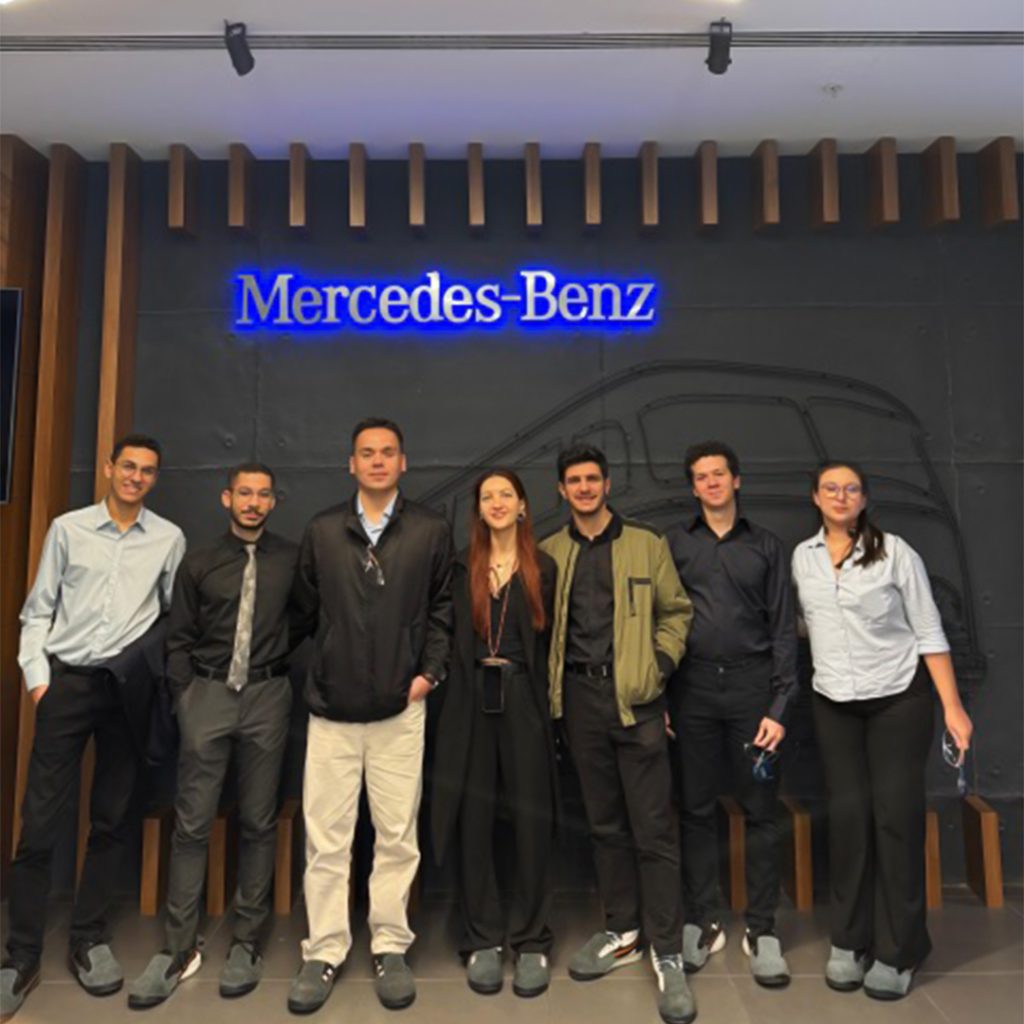 KHAS Mekatronik Mühendisliği Öğrencilerinden Mercedes-Benz Türk’e Ziyaret