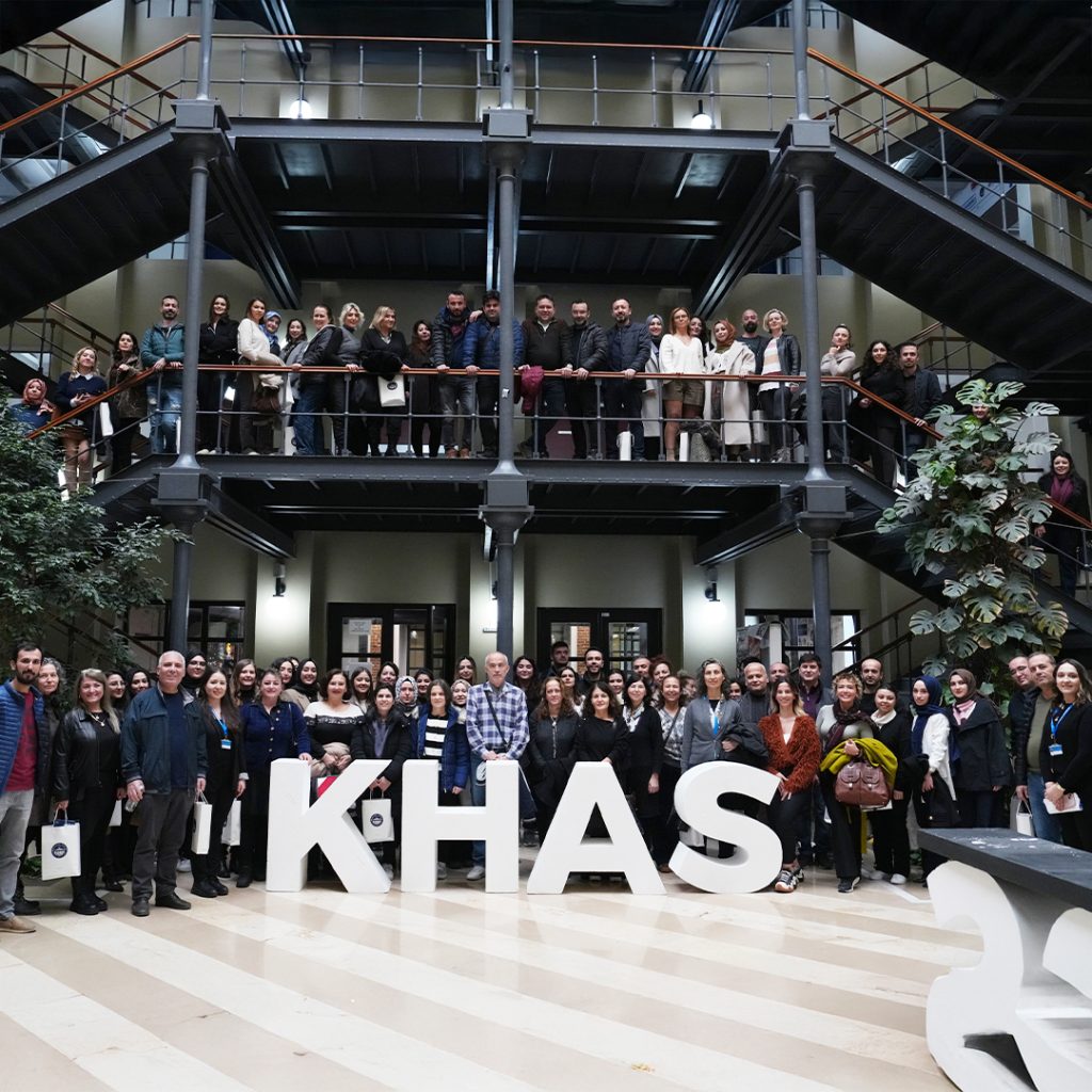 Geleneksel Öğretmen Akademileriyle Eğitimin Geleceğine Katkı