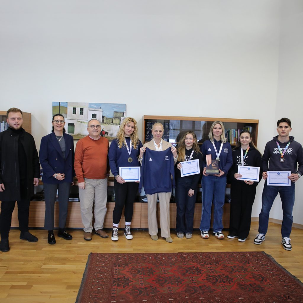 Rektörümüz Prof. Dr. Ayşe Başar, Üniversitemizin Başarılı Sporcuları ile Bir Araya Geldi