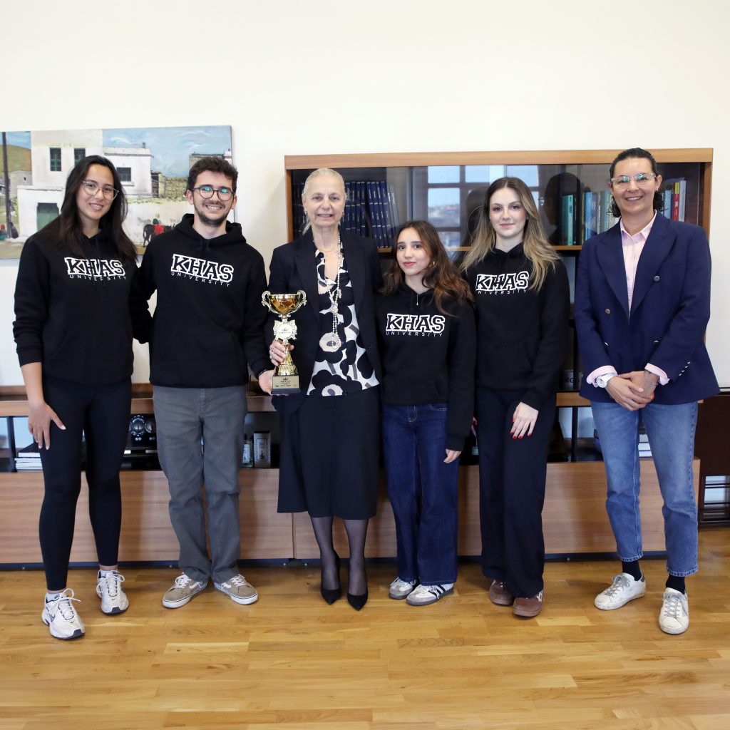 Rektörümüz Prof. Dr. Ayşe Başar, Kupayla Dönen Yelken Takımımızı Ağırladı