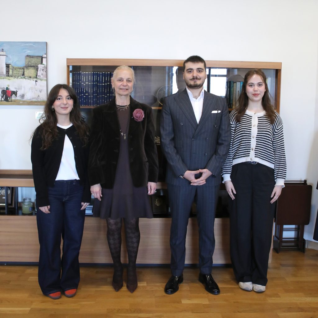 Beyaz Güvercinler Burs Programı Destekçisi Cihat Onur Doğan’dan Rektörümüze Ziyaret