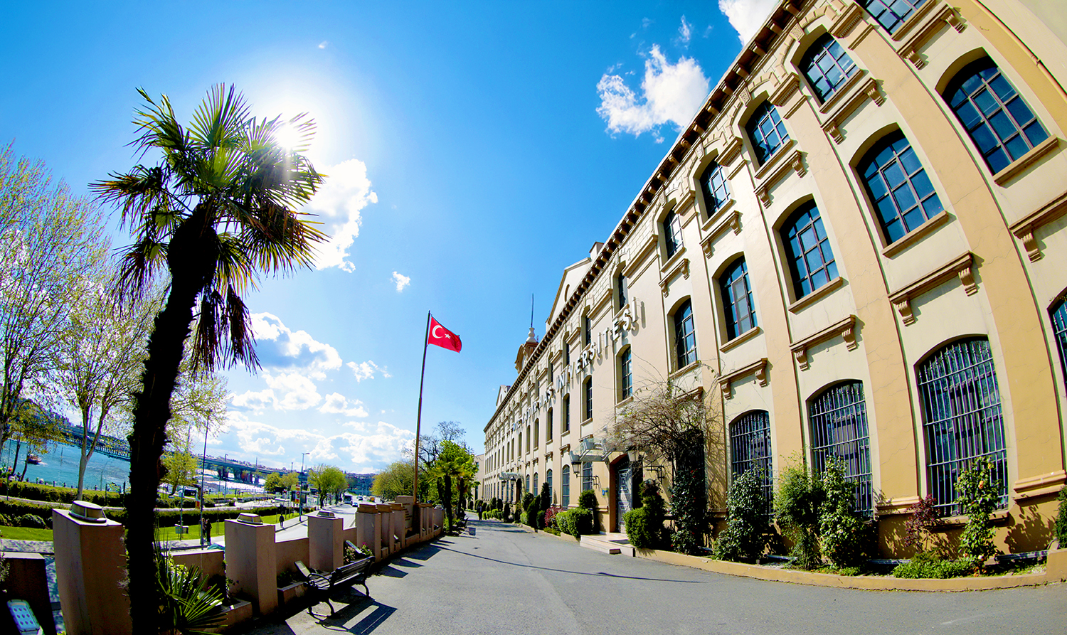 Kadir has universitesi kampus